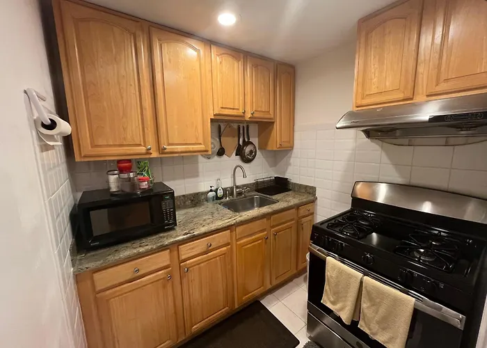 San Francisco 2 Bedroom With Parking Near Bart