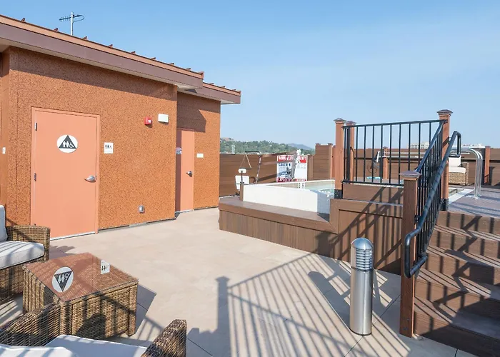 Elevator-King Bed-Walk Downtown-Free Garage Parking-Laundry
