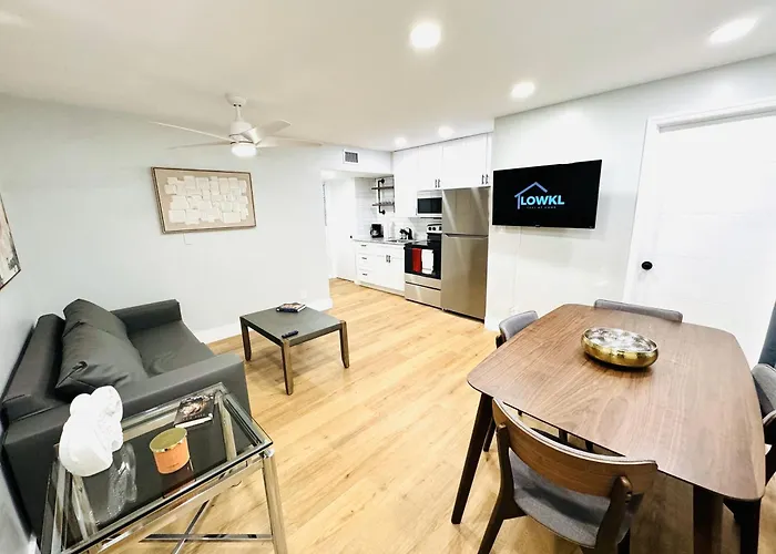 Progresso Apartments & Homes By Lowkl