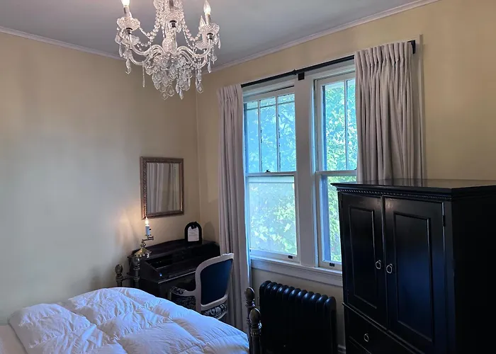 Moreland Guesthouse Historic Former Nuns Convent Homestay
