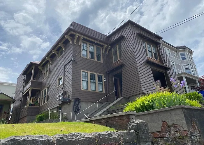Historic Downtown Flat, # 4