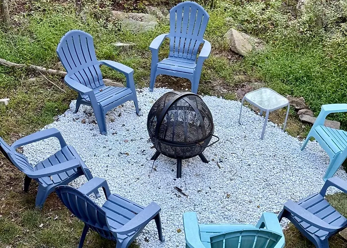 Wow!! Ultimate Pocono Retreat Hot Tub, Game Room, Fire Pit, Near Lakes & Hiking!