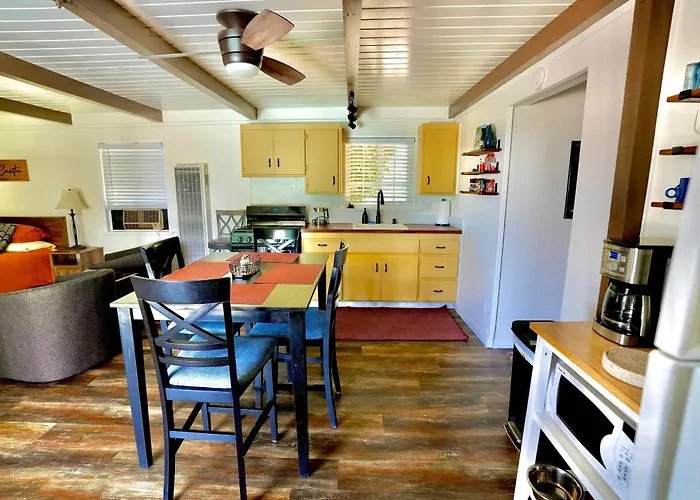 La Casita Poolside Retreat