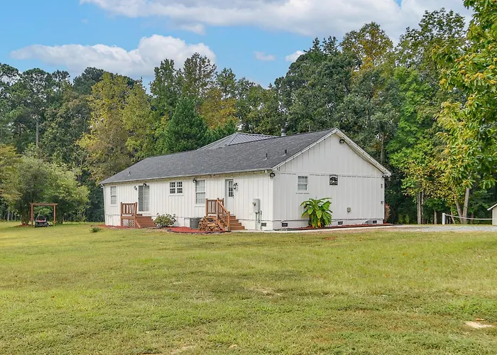 8 Mi To Jordan Lake: Spacious New Hill Home