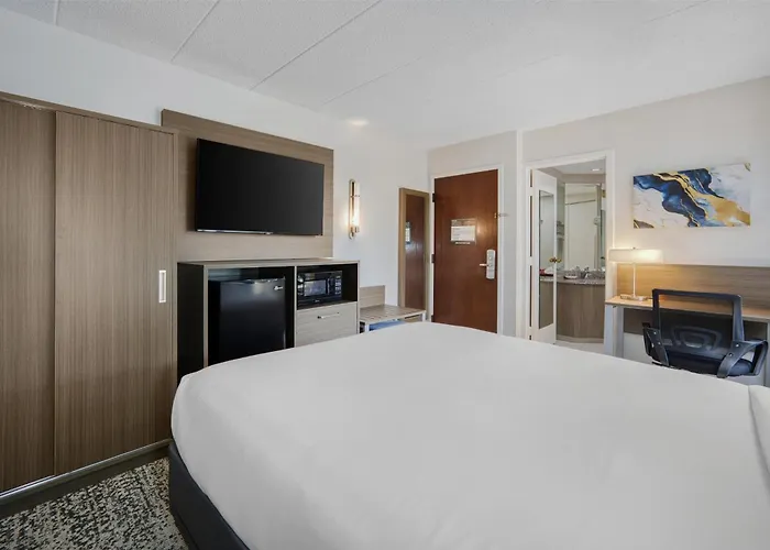 Surestay Plus Hotel By Best Western Chicago Lombard
