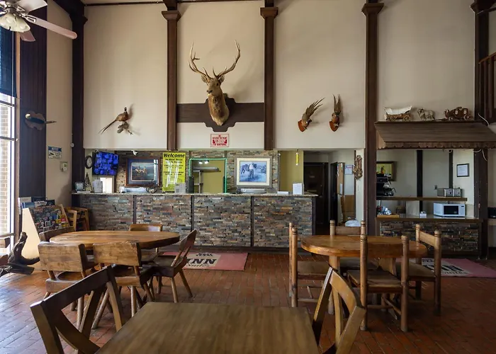West Texas Inn & Suites With Kitchenette