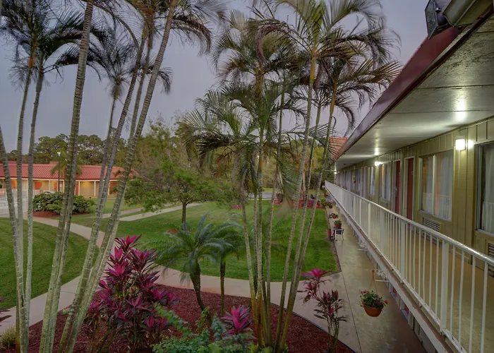 Vero Beach Inn & Suites Vero Beach I-95 (Adults Only)