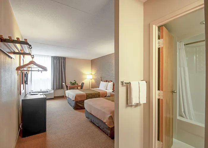 Econo Lodge Metro