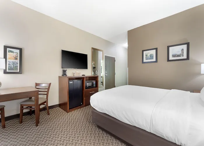 Comfort Inn & Suites Johnstown - Richland Town Center