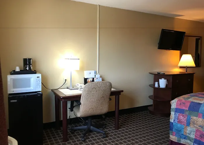American Inn Cedar Rapids South