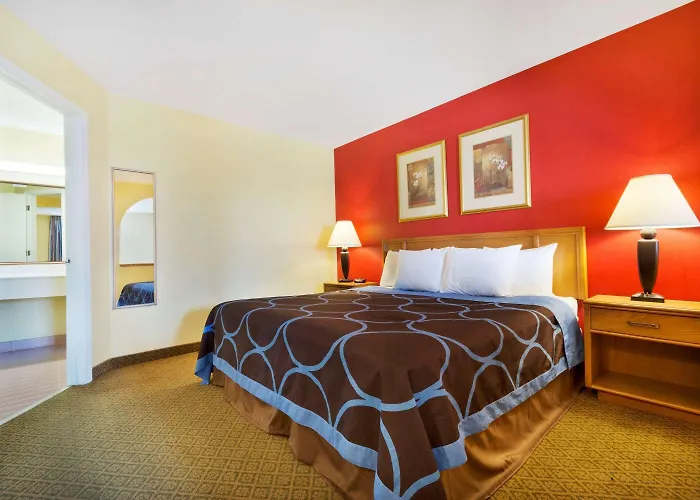 Super 8 By Wyndham Lancaster