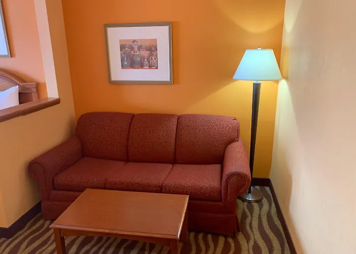 Days Inn & Suites By Wyndham Albany