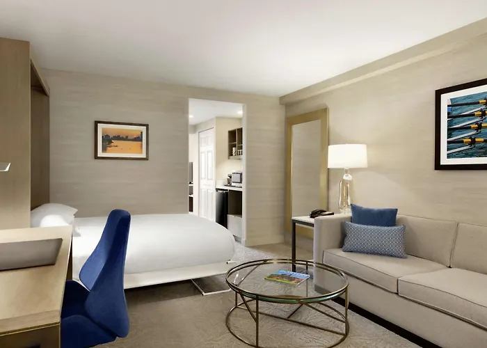Doubletree Suites By Hilton Hotel Boston - Cambridge