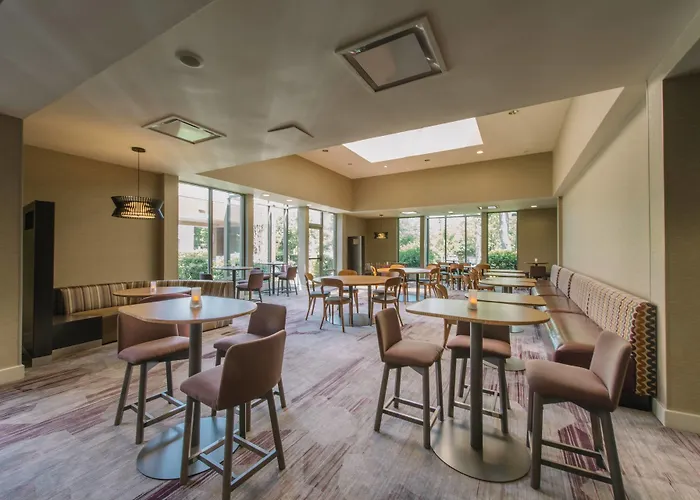 Courtyard By Marriott Nashua
