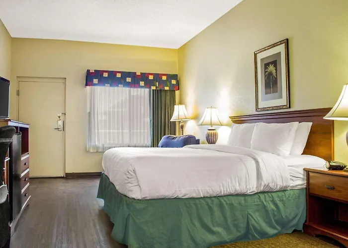 Quality Inn Benson I-10 Exit 304