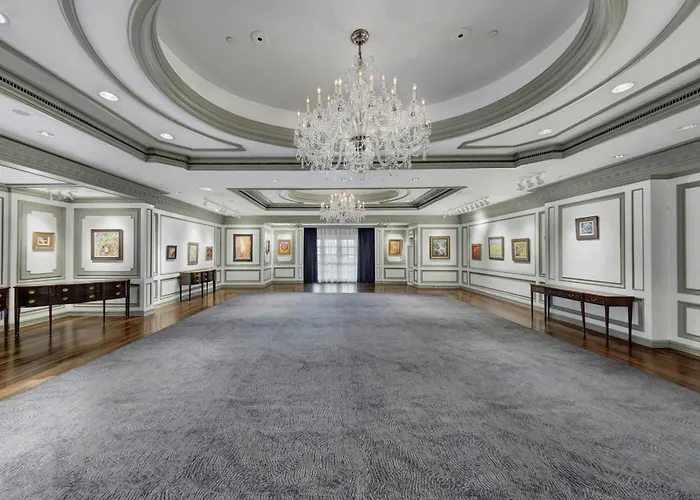 The Henry, Autograph Collection