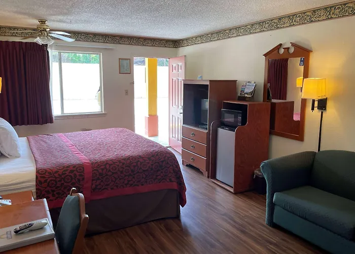 Executive Inn & Suites