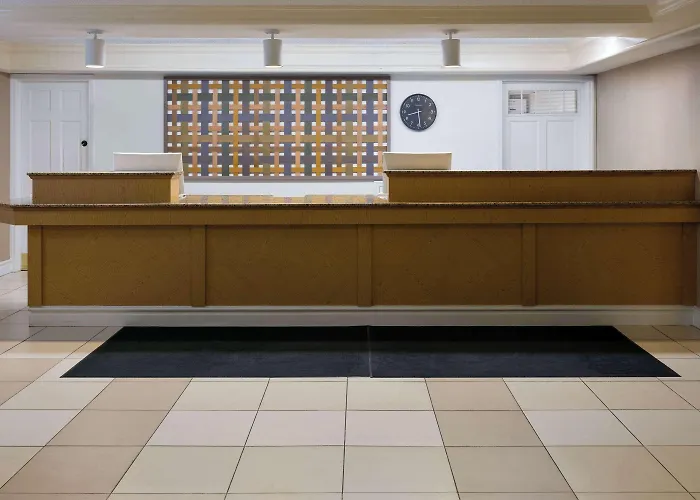 La Quinta Inn By Wyndham Pittsburgh Airport