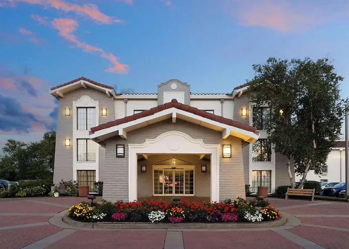 La Quinta Inn By Wyndham Pittsburgh Airport