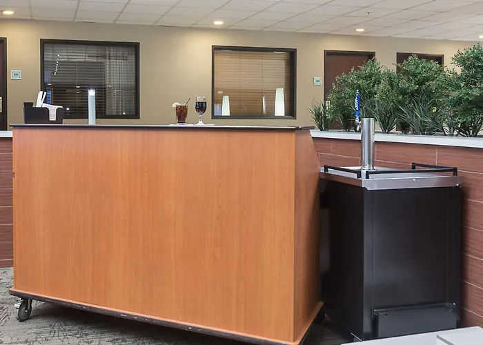 Quality Suites Lansing West