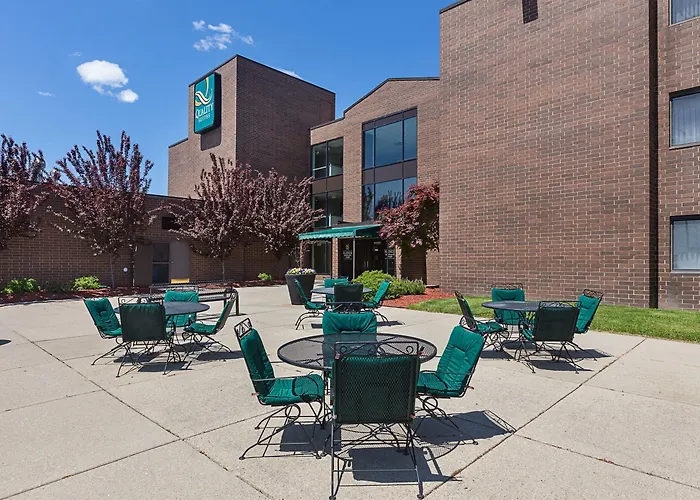 Quality Suites Lansing West