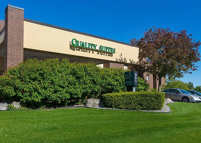 Quality Suites Lansing West