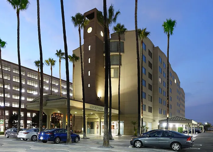 Courtyard By Marriott Los Angeles Lax / Century Boulevard