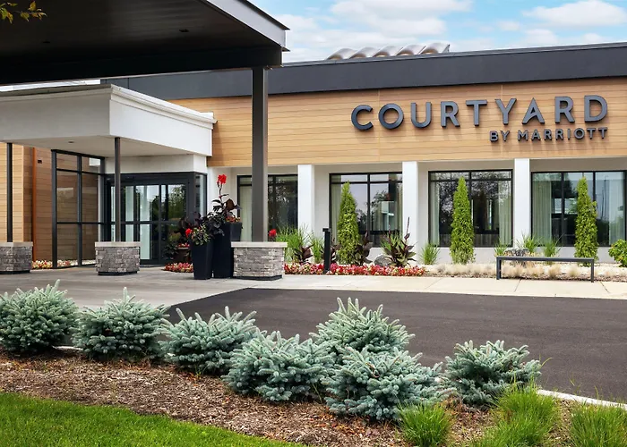 Courtyard By Marriott Chicago Waukegan / Gurnee