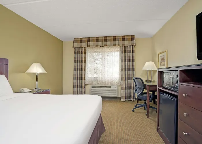 Super 8 By Wyndham Monticello