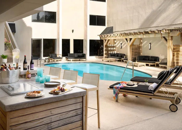 The Anza-A Calabasas Hotel