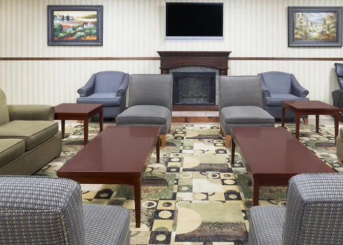 Days Inn By Wyndham Columbus-North Fort Moore