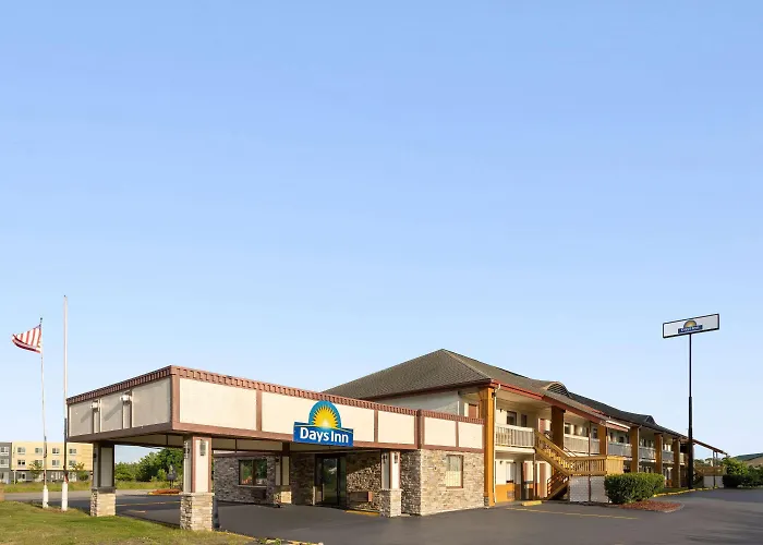 Days Inn By Wyndham Queensbury/Lake George
