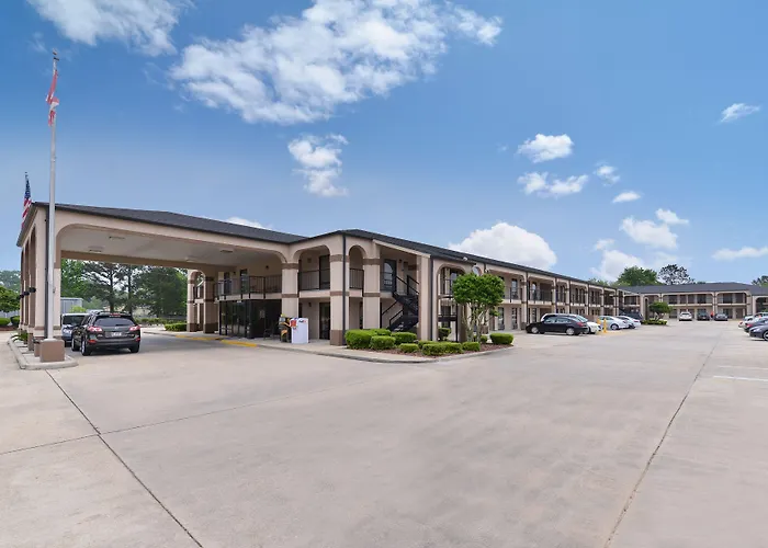 Mockingbird Inn & Suites