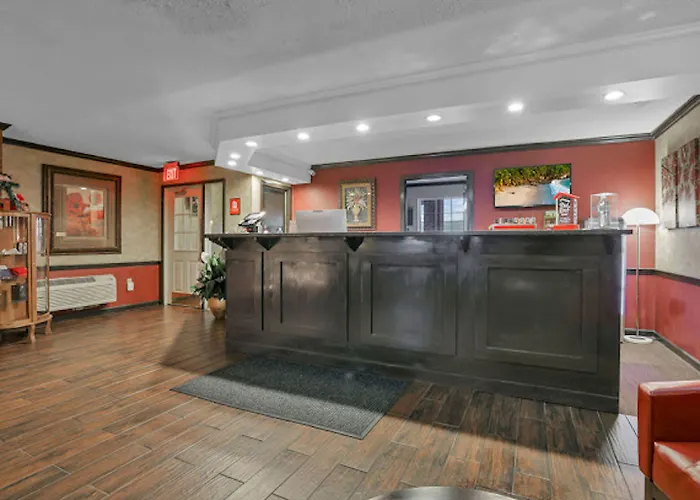 Red Roof Inn Uhrichsville