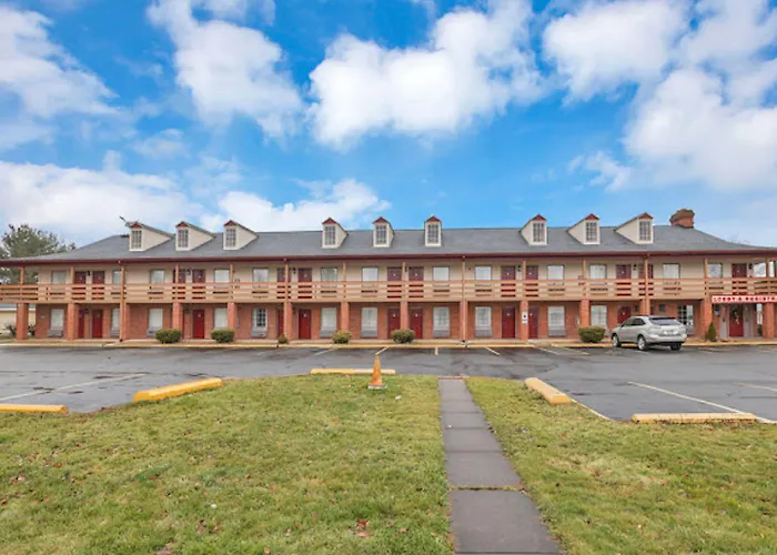 Red Roof Inn Uhrichsville