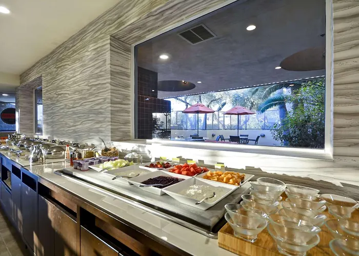 Doubletree By Hilton Phoenix North