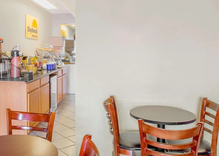 Days Inn By Wyndham Tallahassee University Center