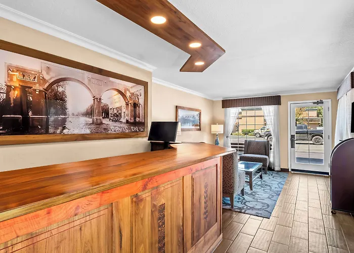 Best Western University Lodge