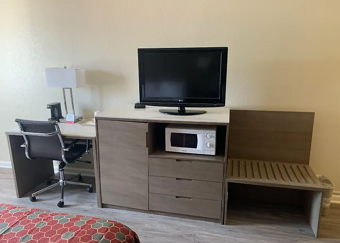 Econo Lodge Crystal Coast