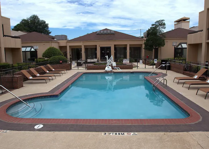 Courtyard By Marriott Atlanta Northlake Tucker