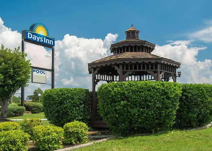 Days Inn By Wyndham Clarksville Tn