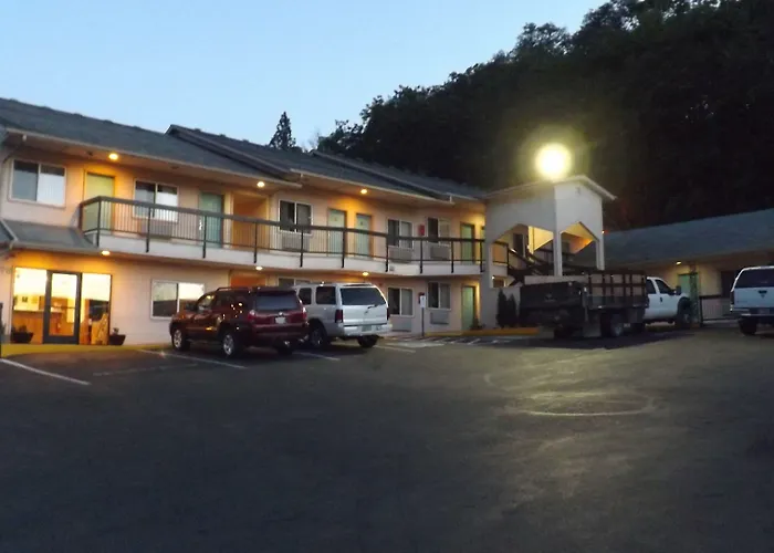 Howard Johnson By Wyndham Roseburg