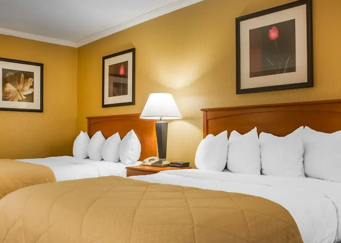 Clarion Hotel & Suites Riverfront