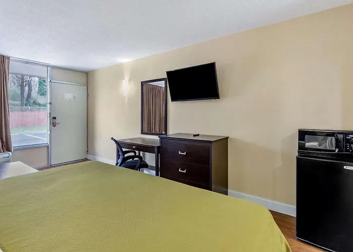 Econo Lodge Roanoke Civic Center