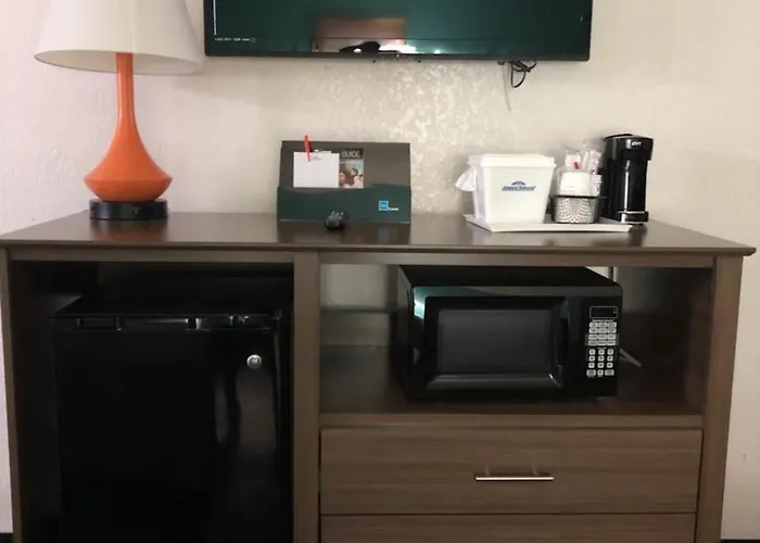 Howard Johnson By Wyndham Winter Haven Fl