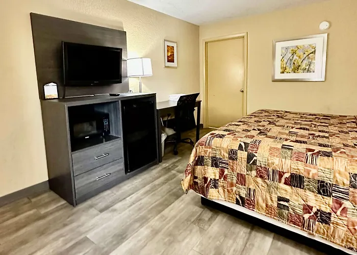 Days Inn By Wyndham Charlotte Northlake