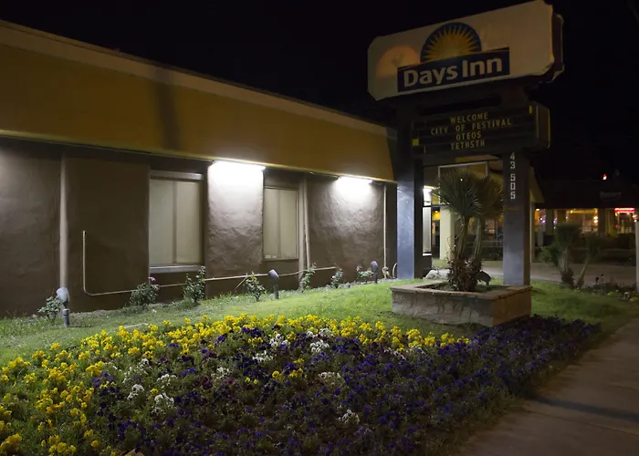 Days Inn By Wyndham Indio