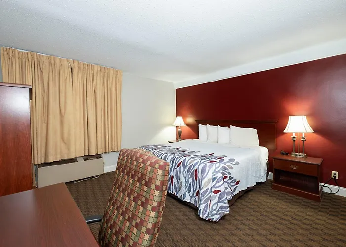 Red Roof Inn & Suites Hazleton