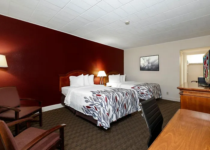 Red Roof Inn & Suites Hazleton