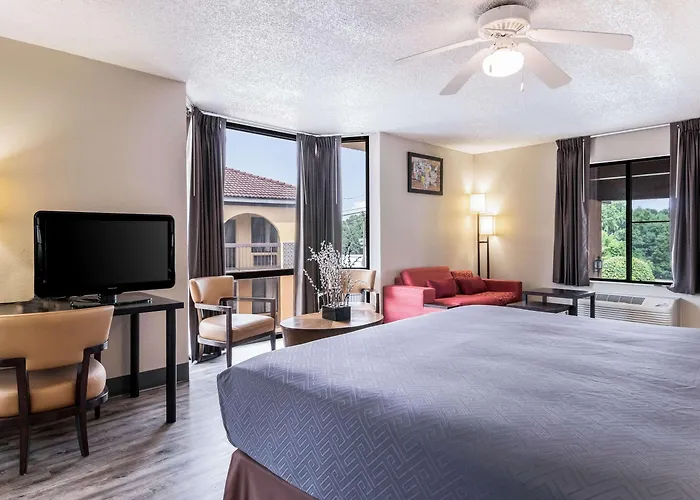 Econo Lodge Gainesville Downtown Area